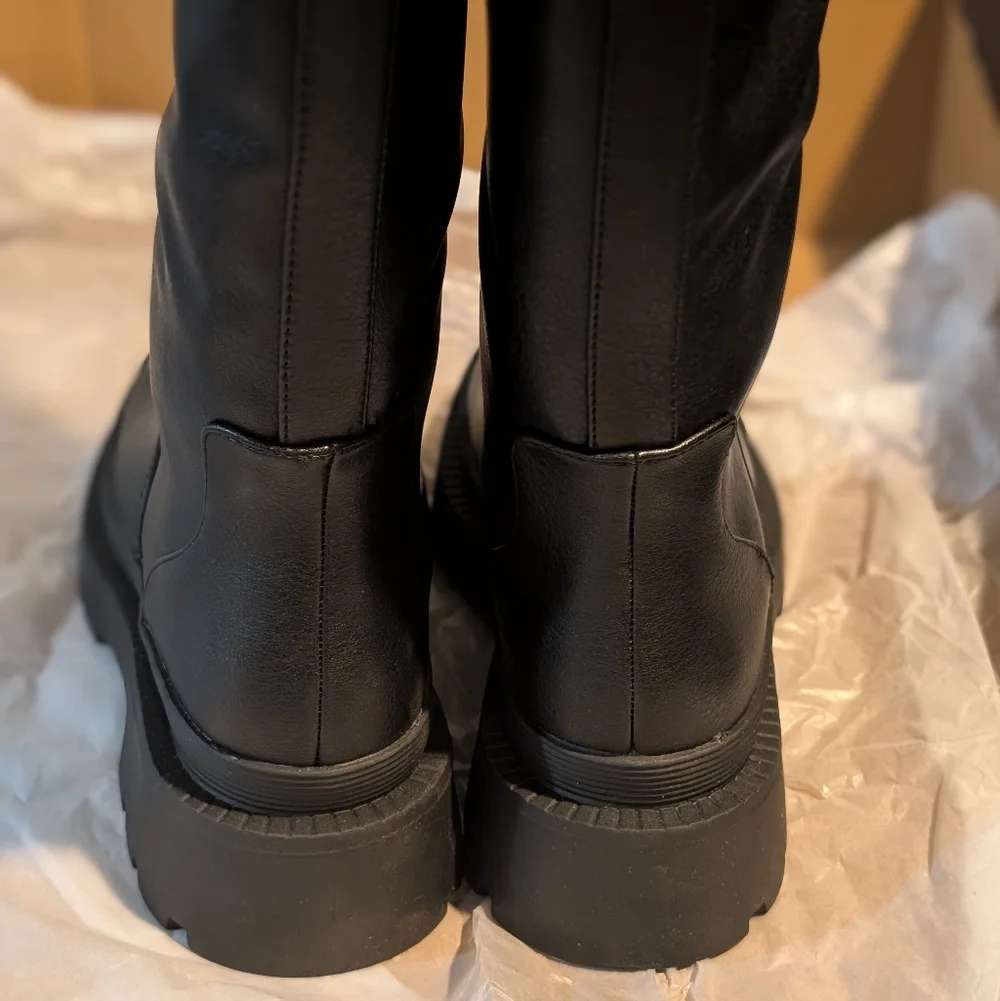 American Eagle Black Knee-High Women's Boots Size 7